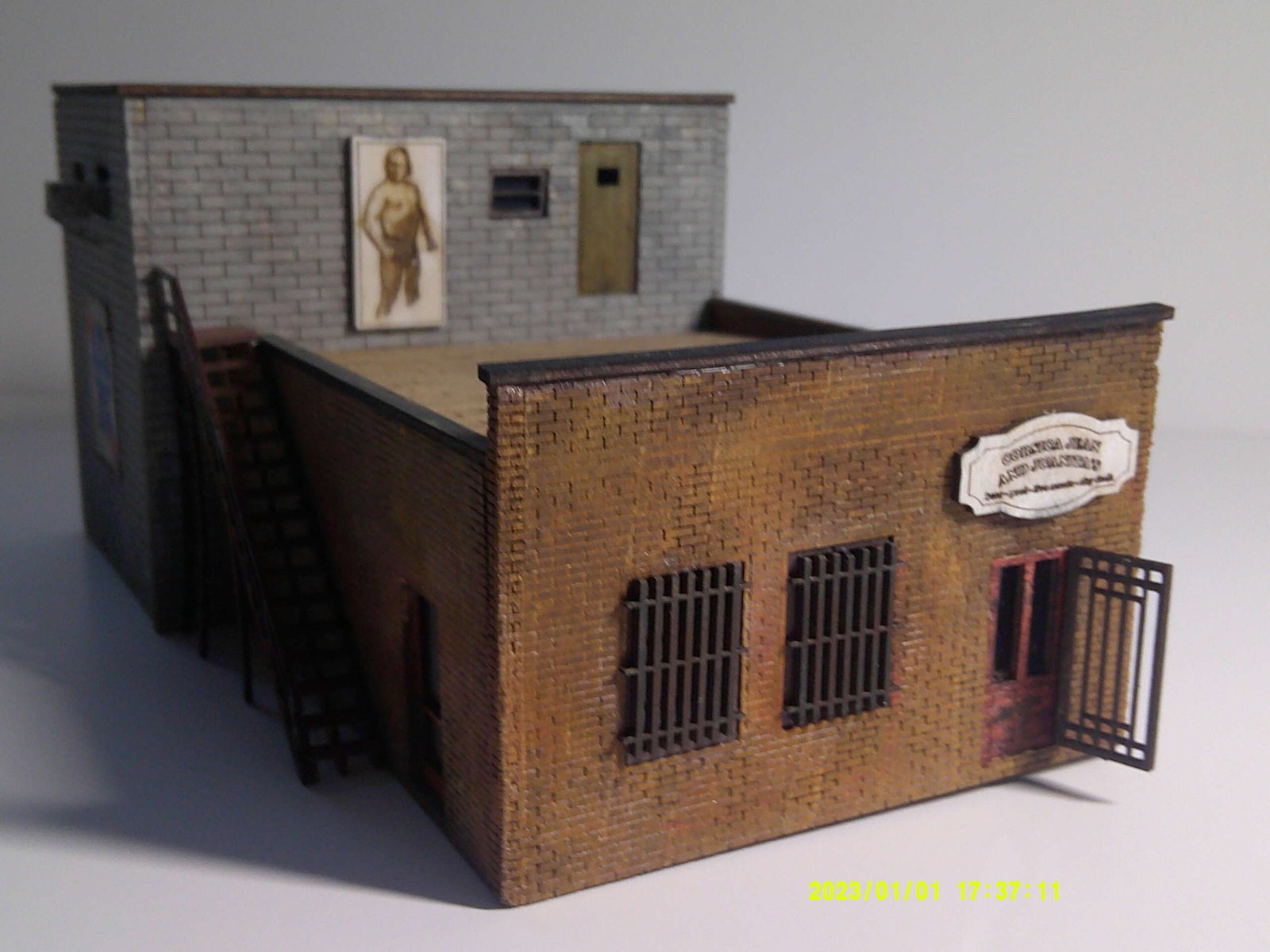 HO Laser Building Kit - Corsica Jean Biker Bar, Tampa, FL - Image 4