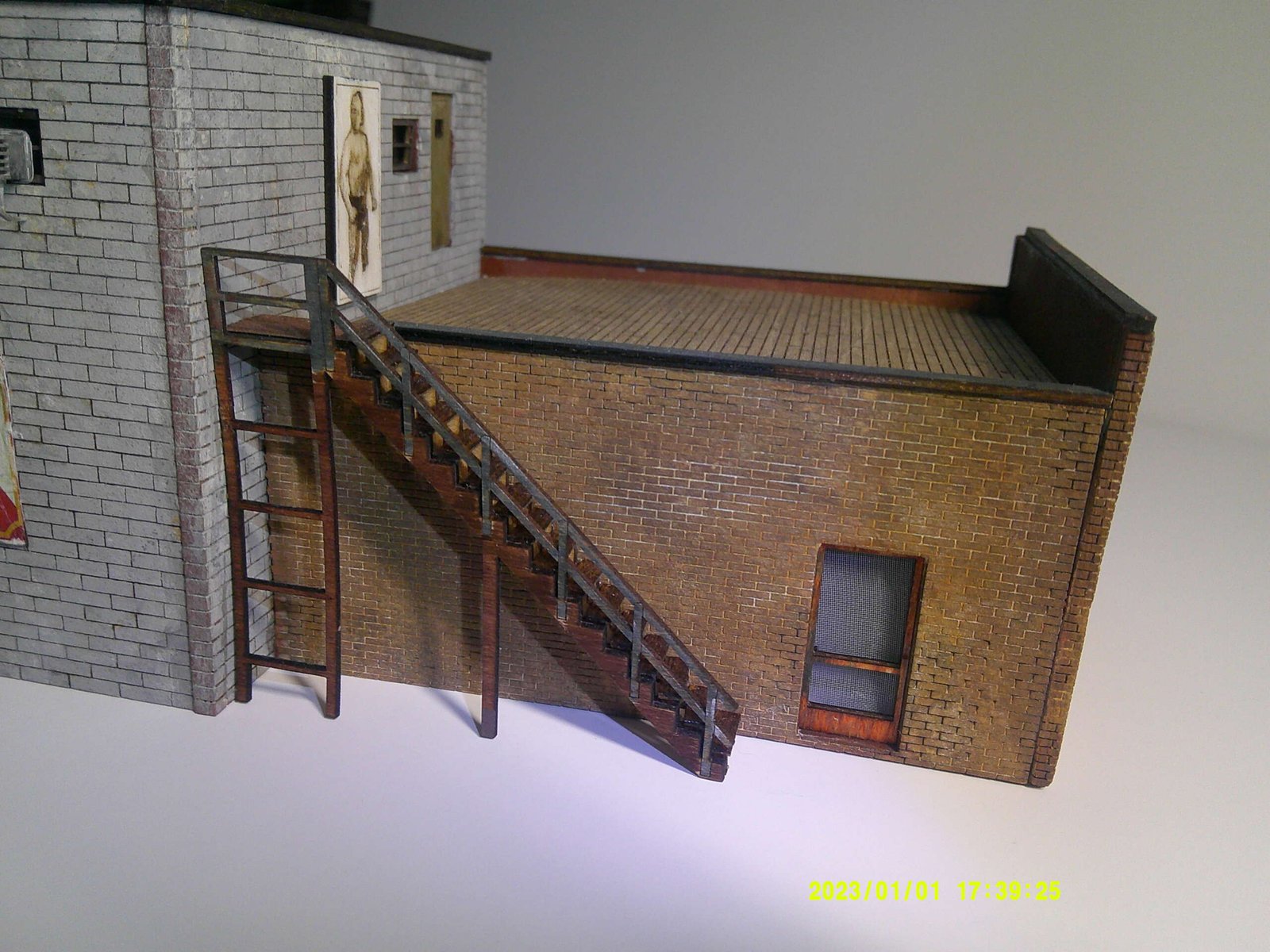 HO Laser Building Kit - Corsica Jean Biker Bar, Tampa, FL - Image 7