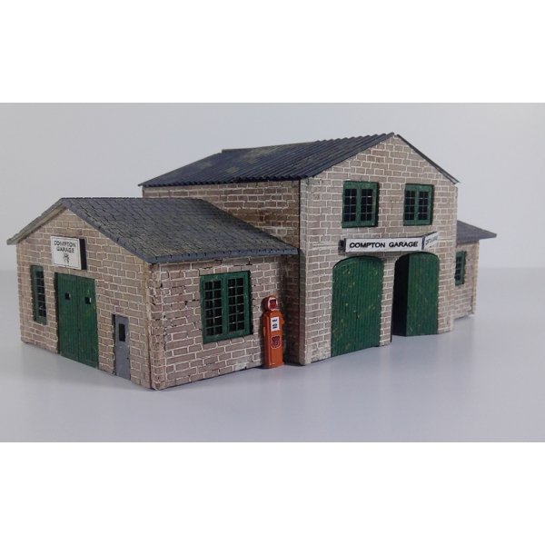 HO Laser Building Kit - Compton Gas Station & Auto Repair